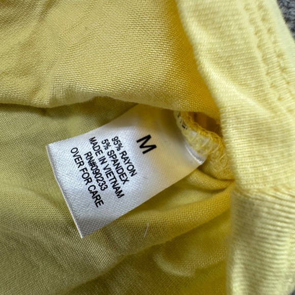 ME WE Essentials Yellow Ruffle Off Shoulder Crop Top T Shirt Womens Size M - Picture 4 of 9